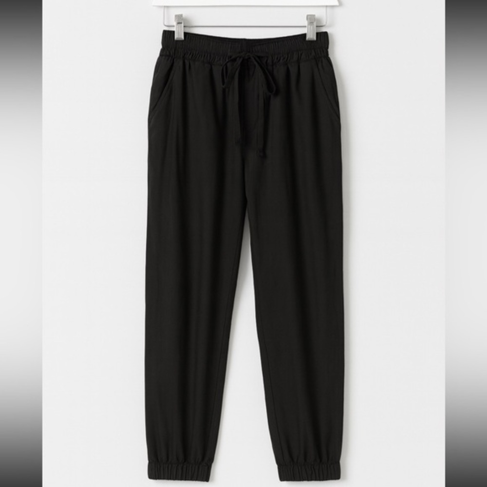 No one cares brand Elegant stretchy Black Women's Joggers